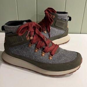 Merrell women’s ashford classic chukka hiking boots